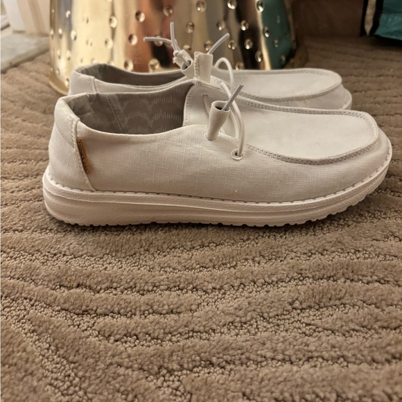 Hey Dude size 5 worn 2 times - Picture 3 of 5